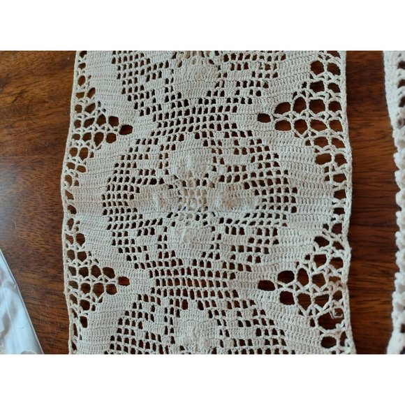 Vtg Table Runner Handmade Crochet White X 2 some damage - Picture 3 of 4
